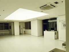 -卡罗酒店(东门晒布地铁站店)