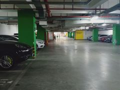 -丽丰购物中心·停车场