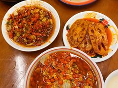 -堂瓦里·33年传统赣菜(第一街区店)