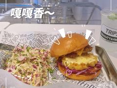 -TRIPS BURGER(大钟寺店)