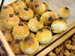 蛋黄酥-酥侯糕点(广东路店)