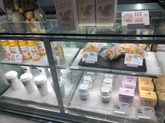 面包甜点陈列柜-喜茶(北京华贸购物中心店)