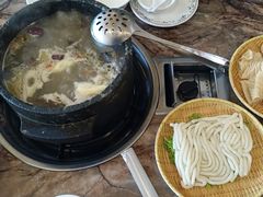 -鲁朗纳麦石锅鸡庄园