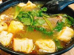 牛肉咖喱粉丝汤-小杨生煎(香港名都店)