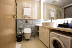 -海豚湾高端月子会所(黄浦店)