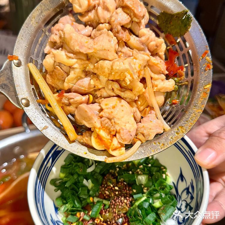 这锅菌汤鸡鲜到我连喝三碗！爱了云南风味！