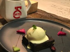 -HIGH FIVE哈福手工汉堡(桂林路店)