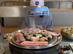 -围炉肉舍•炭烤活鳗•丹东海鲜烤肉(步行街店)