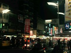 -六合夜市