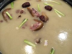 高山腊猪蹄（排）-黄桷树曹家私房菜(江与城店)