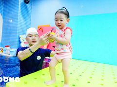 -龙格亲子游泳俱乐部(泊富中心)