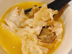 -鲜入围煮花胶鸡海鲜火锅