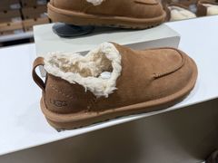 -UGG(燕莎奥特莱斯购物中心店)
