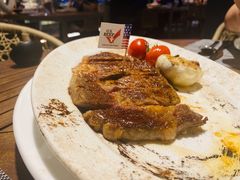 -MONICH牛排融合餐厅(和义大道购物中心店)