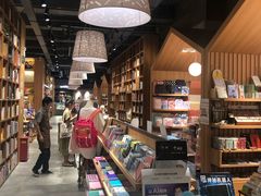 -百新书局(尚悦湾店)