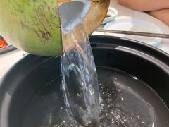 -东椰·海南椰子鸡火锅(朝阳门店)