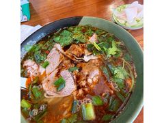 -潮一不贰·西式简餐·法式甜品(外滩店)