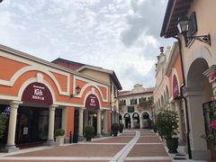 -佛罗伦萨小镇广佛名品奥特莱斯(疏港路店)