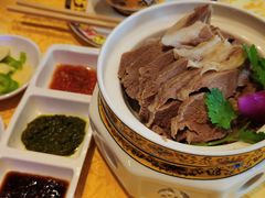 手把羊肉-德乐海蒙餐