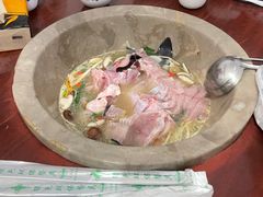 -姚记抚仙湖石锅鱼庄