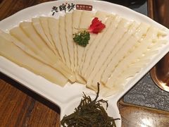-老牌坊云南鱼豆花火锅(哈西万达店)
