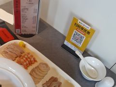 -HOMES上海本帮菜(襄阳公园店)