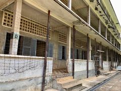 -吐斯廉屠杀博物馆