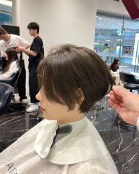 -BULB STUDIO 巴柏明星发型工作室