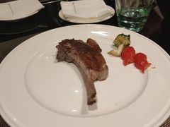 -大中华希尔顿酒店-念自助餐·嗨啤·小龙虾