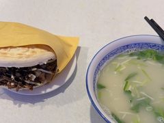 -烤鸭肉夹馍鸭汤店