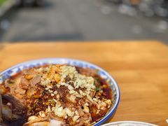 凉拌核桃肉-赵姐猪耳朵饭店