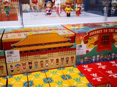 -泡泡玛特POPMART(侨福芳草地店)