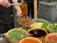 -拈签一笑黄牛肉辣卤串串