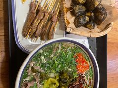 -云阿蛮云南生烫牛肉米线(奉贤路店)