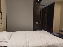 -昆明朗威酒店(昆明站火车站双桥夜市风情街店)