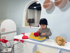 -蓝鲸奇亲子游泳俱乐部