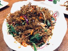 -老滇山寨•云南特色菜•地方菜•民族风情歌舞表演(金碧店)