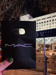 -M·A·C