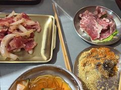 -围炉肉舍•炭烤活鳗•丹东海鲜烤肉(步行街店)