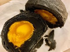 乌豆蛋黄酥-陶陶居饼家(惠福东路店)