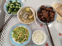 -乐禧母婴全自营月嫂(宝山店)