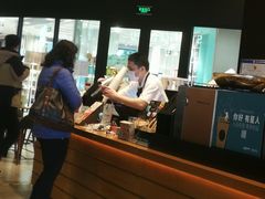 -星巴克臻选(华堂·新辰汇店)