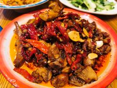 辣子鸡-柴窝堡22号辣子鸡·传承新疆菜