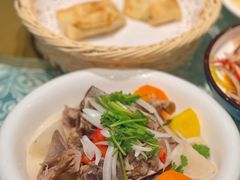 手抓羊肉-巴扎美食·新疆菜·西域歌舞表演餐厅(新疆大厦店)