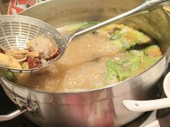 -尚尚仙·酸汤猪手·猪肚鸡火锅(华联万柳购物中心店)