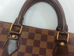 -爱革·洗衣改衣·洗鞋修鞋·洗包修包·奢侈品护理(宝地广场店)