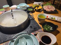 -洪氏嗨捞·广东猪肚鸡·椰子鸡火锅(西咸万象城店)
