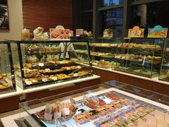 面包甜点陈列柜-巴黎贝甜(常德路店)