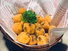 很脆的松露豆腐-新白鹿餐厅(金鹰新街口店)