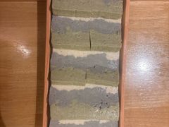 -爱你您·自家鱼塘·活水喷泉鱼火锅(八里店)